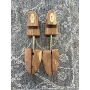 dillard wooden shoe stretcher